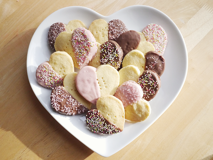 valentines chocolate dipped shortbread hearts recipe 1