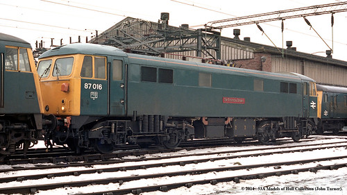 electric train cheshire railway depot britishrail ce sirfrancisdrake class87 87016 al7 creweelectric