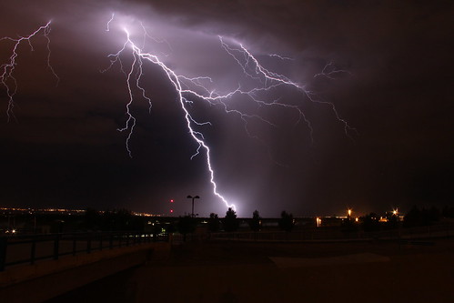 storm rain night clouds lights bolt rainstorm lightning storms lightningbolt stormclouds lateatnight lightningbolts cloudsstormssunsetssunrises brightlightning