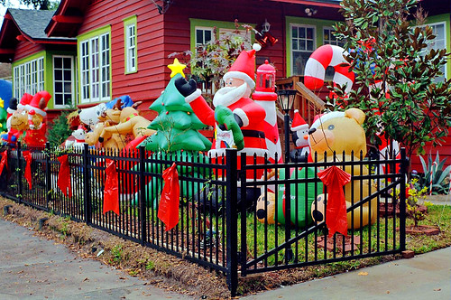 christmas yard fence riverside florida 2006 christmasdecorations jacksonville inflatables