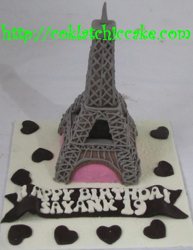 Miniature kue ulang tahun menara eiffel