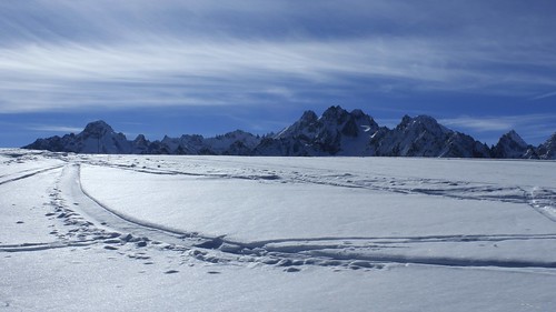 valais suisse vichères massifdumontblanc hiver neige montagnes nature traces vald’entremont ciel paysages nuages bleu