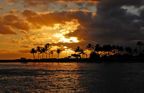 sunset sky silhouette night clouds hawaii nikon cloudy waikiki oahu horizon drstrangelove alamoana yabbadabbadoo d40 nikond40 ftderussybeach