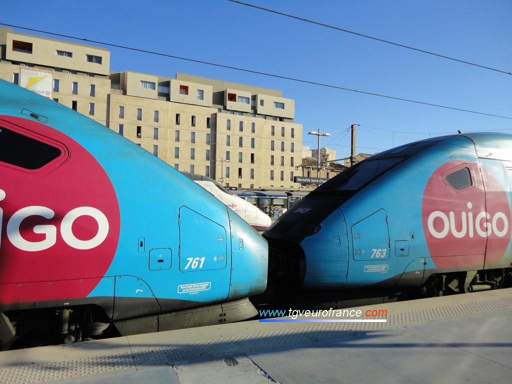 Deux TGV Ouigo (rames 761 et 763 de SNCF Voyages) en UM en gare de Marseille St Charles