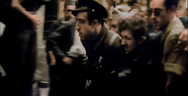 Herido republicano en Zocodover. Captura de un vídeo real a color de la Guerra Civil en Toledo en el verano de 1936