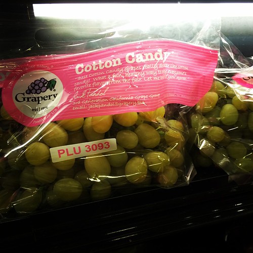 Yes these #grapes do taste like #cottoncandy but I'm not willing to pay $4.99/pound for that. #fruit #cheapo #imcheap #foodstagram #instafood