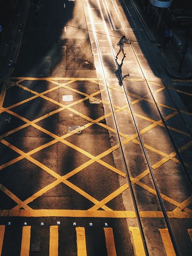 street light sunset shadow hk hongkong central snap minimal stride harshlight chasinglight