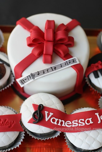 Cupcake Set with Musical Theme