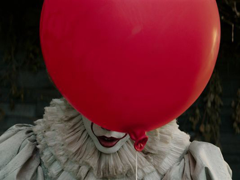 creepy-new-photos-from-stephen-kings-it-feature-pennywise-and-the-losers-club1