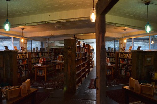 Full shot of bookstore || Bookends & Beginnings