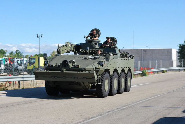 Rusia: Comienzan los ensayos  con el vehículo blindado de combate Centauro Italiano 14838460482_1b4ee8ff9b_z