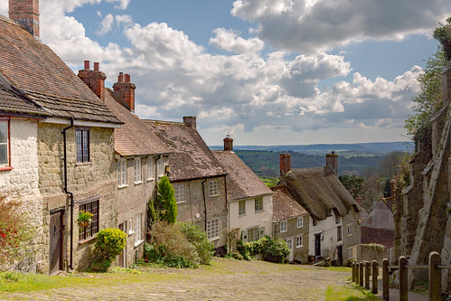 cottages view scene english countryside skyline historic iconic goldhill dorset descent hill hovis ridleyscott cloudformations architecture peaceful tranquil cobbledstreet heritage