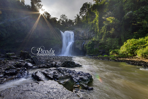 bali rock indonesia landscape photography waterfall tour guide rive sukawati gianyar baliphotography tegenungan balitravelphotography baliphotographytour baliphotographyguide