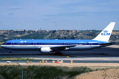 KLM B767-306/ER PH-BZD MAD 03/04/1999