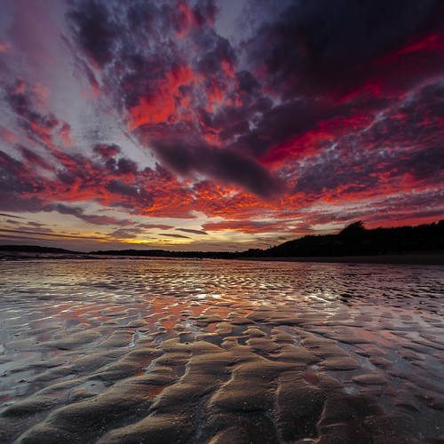 sunset red orange sun beach clouds river sand glow dundee angus tay burning ripples monifieth
