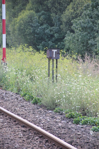 railroad station canon track phone box poland polska rail railway signal pkp lubelszczyzna lubelskie d297 canoneos550d canonefs18135mmf3556is wólkaokopska d2963