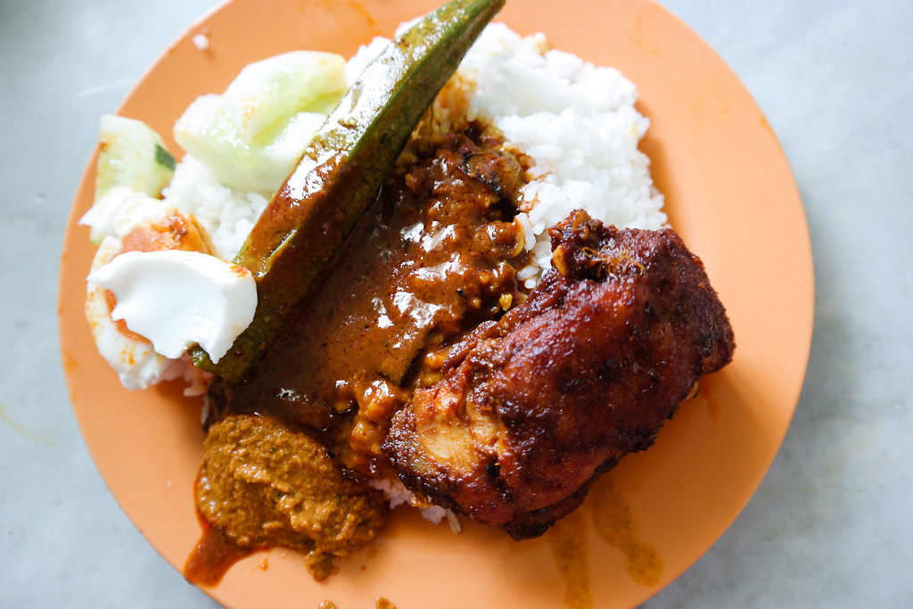 Ipoh Food Guide: Nasi Kandar Ayam Merah