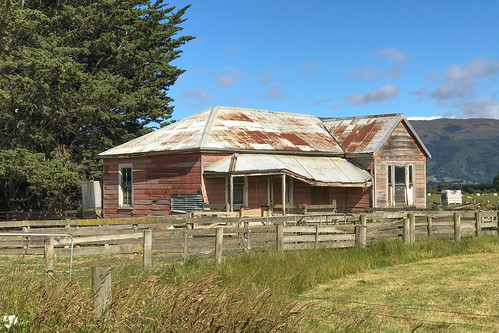 momona otago newzealand nz dunedin airport old dilapidated abandoned house home farmhouse aged beautiful rural decay stock yards