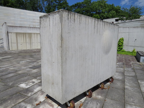 Neeme Külm: Cow Casted in Concrete