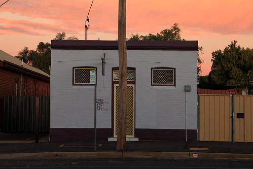 dubbo shop ugly facade sunset rural country business newsouthwales evening