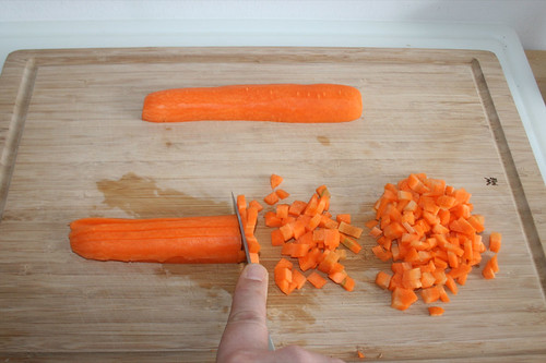 17 - Möhren würfeln / Dice carrots