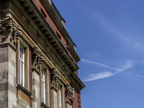 uk sky house clouds britain surrey nationaltrust façade 2014 clandonpark