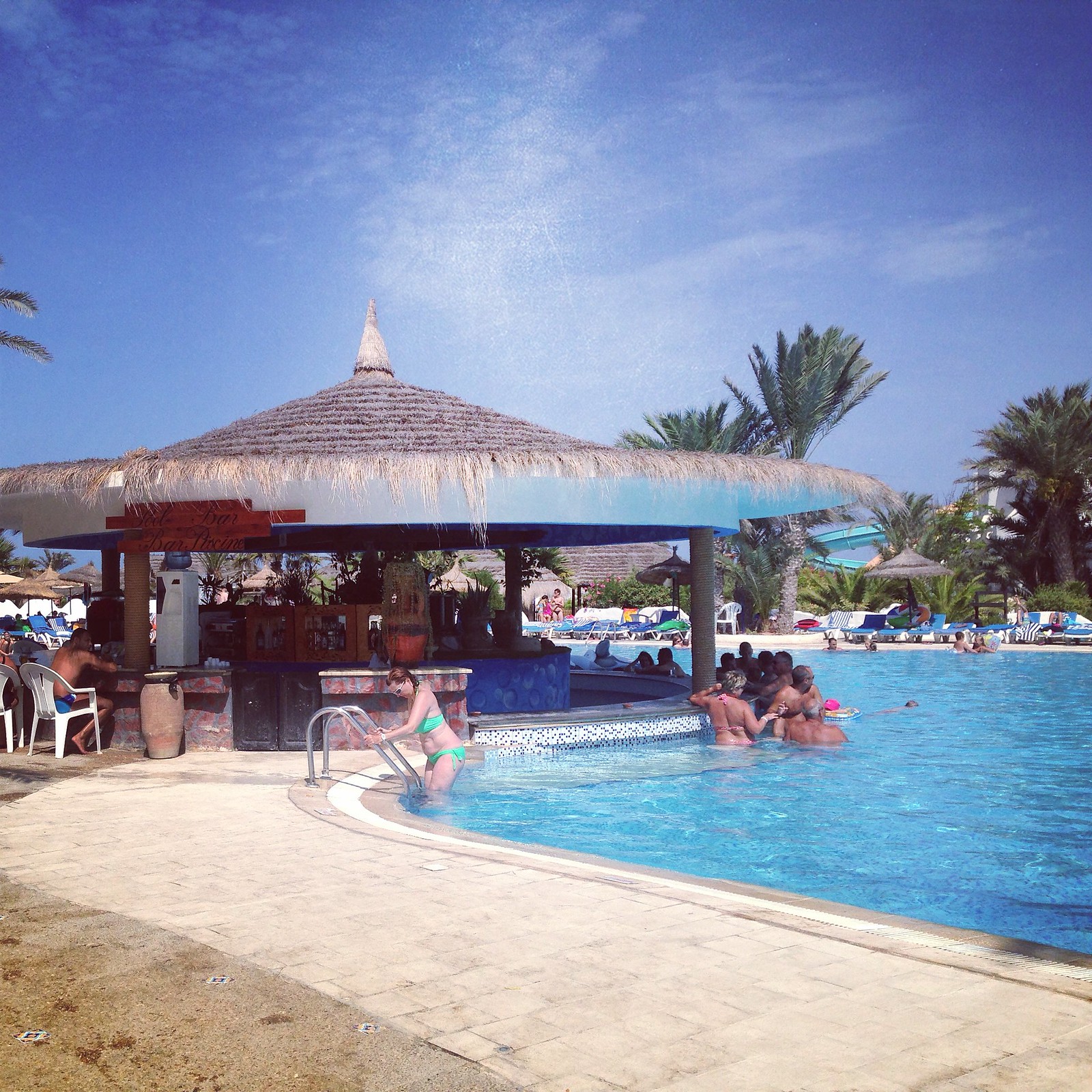 fiesta-beach-club-djerba-tunesien-poolbar-pool-urlaub-vacation-summer