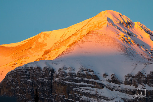mountain rockies banff sunrise orange snow peak dawn rock blue canada alberta