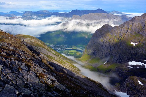 mountains norway norge natur norwegen norwegian fjell tåke vestlandet sunnmøre møreogromsdal sykkylven sunnmørsalpene sunnmørsalpane straumgjerde martinystenes straumsheimdalen