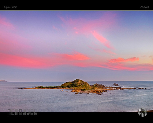 island sky clouds sunset pink blue sea ocean coast tomraven seascape landscape aravenimage q22017 fujifilm xt10