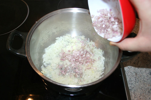 29 - Zwiebeln, Knoblauch & Schalotten andünsten / Braise onion, garlic & shallots