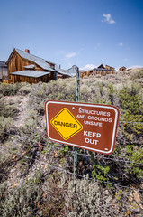 KEEP OUT - Structures and grounds unsafe -