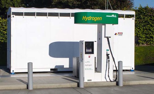 氫燃料車唯一的排放物就是水，沒有任何空氣污染問題。圖為TOYOTA FCV