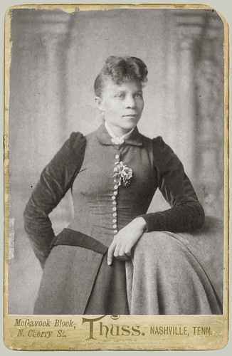 Cabinet Card portrait of a woman