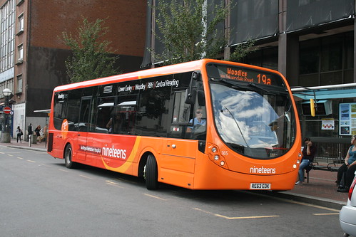 Reading Buses 165 on Route 19a, Reading Station