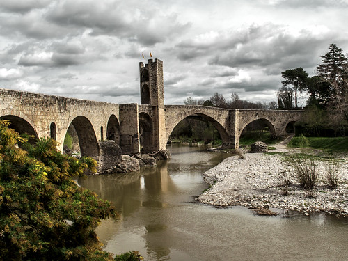 bridge history river architechture nikon medieval girona age catalunya middle romanesque xi besalú romànic d90 fluvià