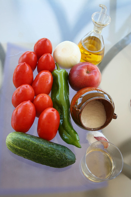Foto de los ingredientes del gazpacho