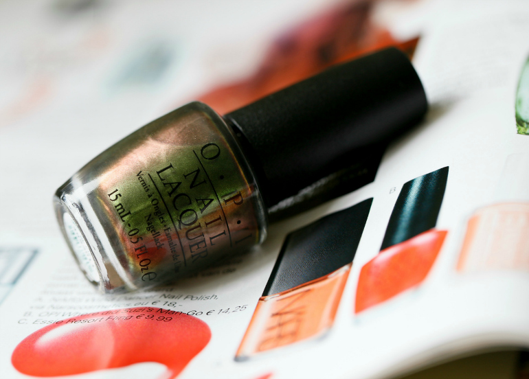 opi green on the runway, opi coca-cola collection, opi coca-cola, opi sprite, opi swatches, nails of the day, beautyblogger, fashion is a party, duochrome nagellak, groene nagellak