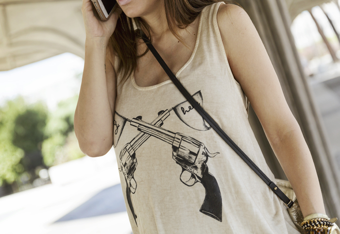 street style barbara crespo guns C&A tshirt fashion blogger outfit blog de moda