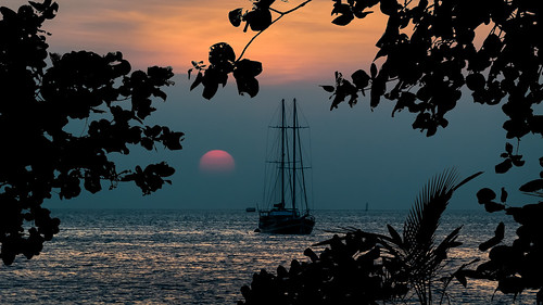 sunset orange sun male silhouette sailboat meer ship sonnenuntergang gelb bluehour blau maldives sonne segelschiff segelboot sailship malé malediven blauestunde sunset01 lichtstimmung elitephotography