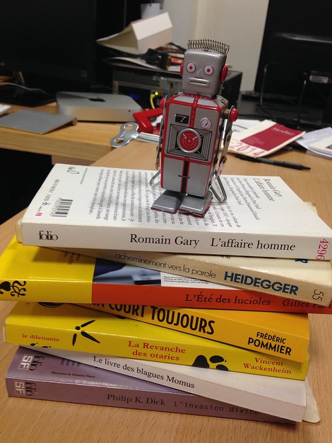 Robot lecteur (robot reading)