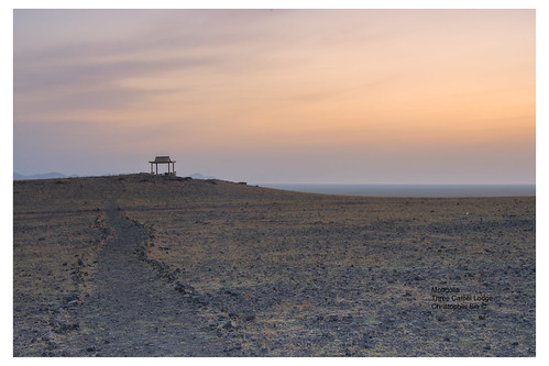 sunset car nikon desert mongolia gobi 28300mm d600 1635mm