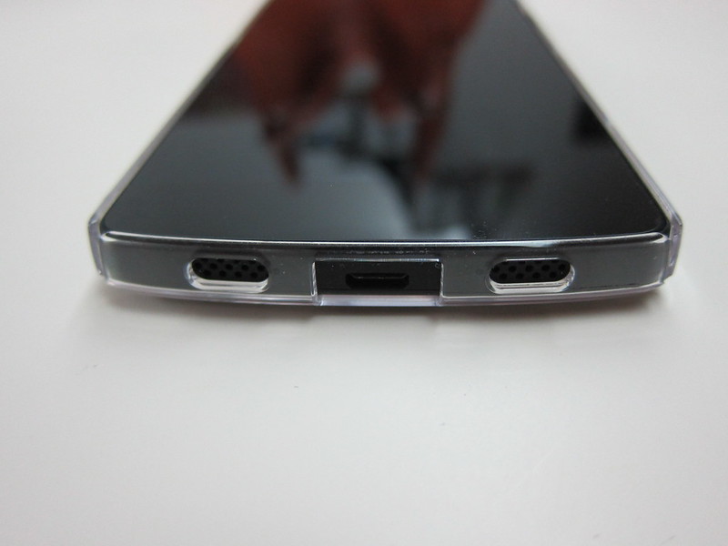 Spigen Ultra Thin Air Case for Nexus 5 - Nexus 5 Bottom