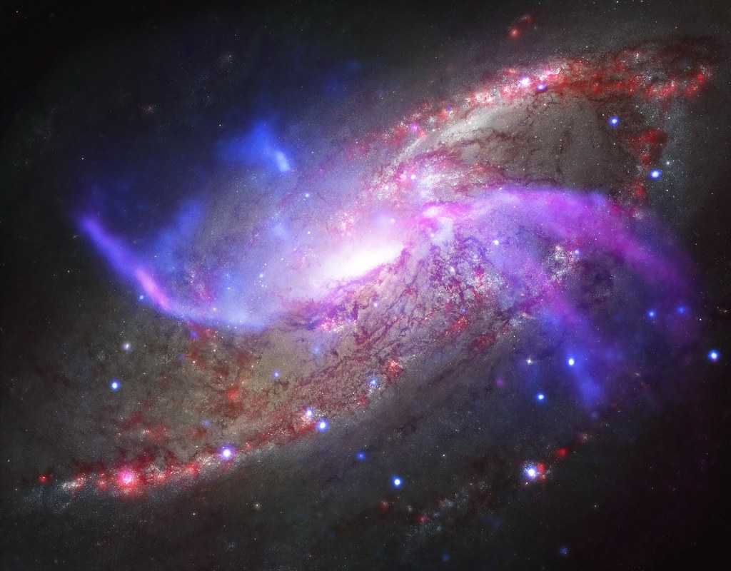 Galactic Pyrotechnics on Display (NASA, Chandra, 07/02/14)
