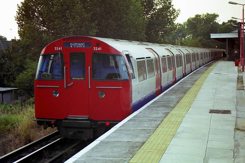 London Underground - Bakerloo Line - 1972 Mk2 stock at South Kenton