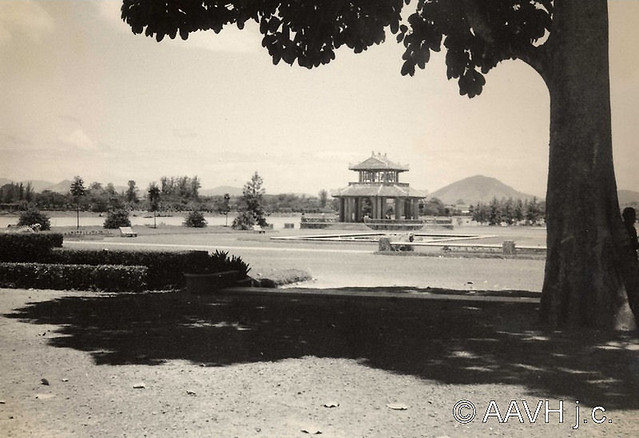 AP1672-Desmarets - Hué, 1936 – Le parc de la rive gauche – Débarcadère des Ambassadeurs