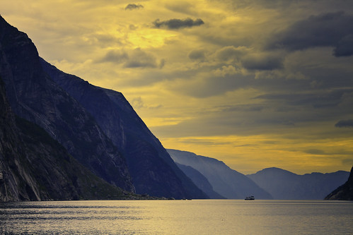 norway norge rogaland lysefjorden ryfylke ef135mmf2lusm lysebotnen