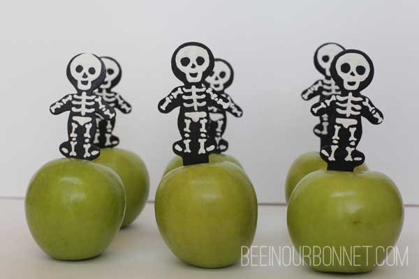 skeleton caramel apples 4