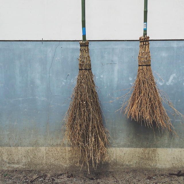 temple brooms