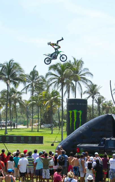 monster-energy-surf-acapulco (2)